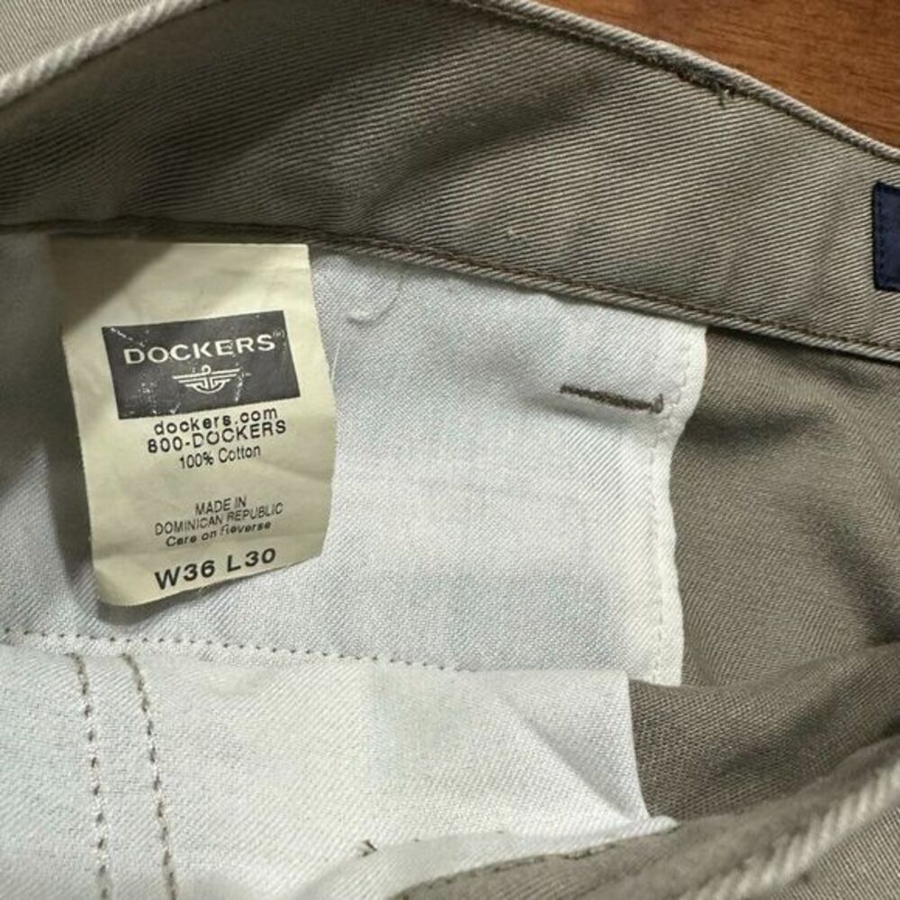 Dockers Chino Pants Mens 36x30 Khaki Cotton Flat Front Twill‎ Classic Fit Work - Picture 3 of 6